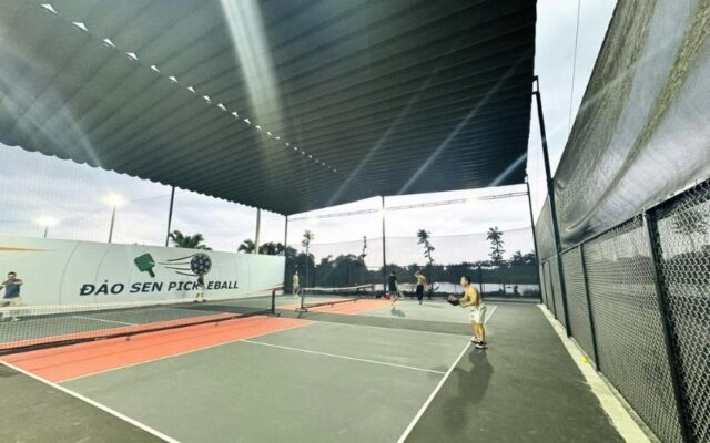 Sân Pickleball Đảo Sen: Trải Nghiệm Đỉnh Cao Tại Quận Long Biên, Hà Nội